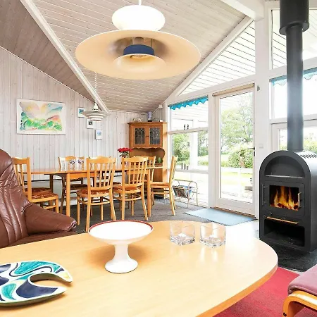 Three-bedroom Holiday In 2 Holiday home Otterup
