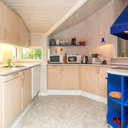 Three-bedroom Holiday In 2 * אוטרופ