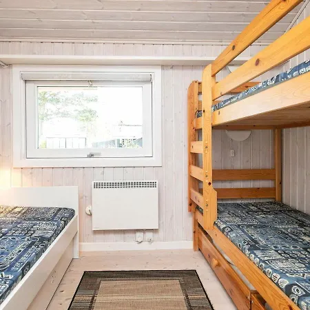 בית נופש Three-bedroom Holiday In 2 אוטרופ