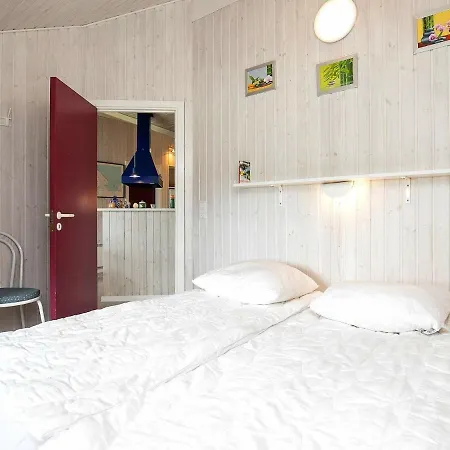Three-bedroom Holiday In 2 Otterup
