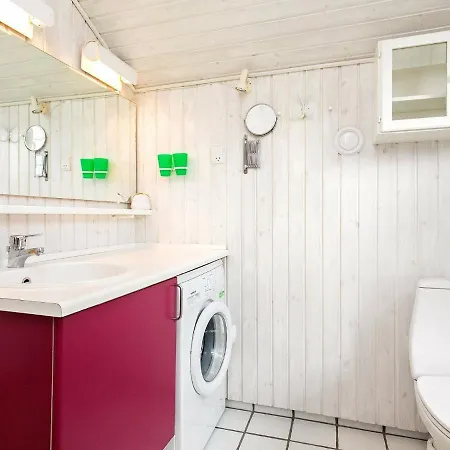 Three-bedroom Holiday In 2 Holiday home